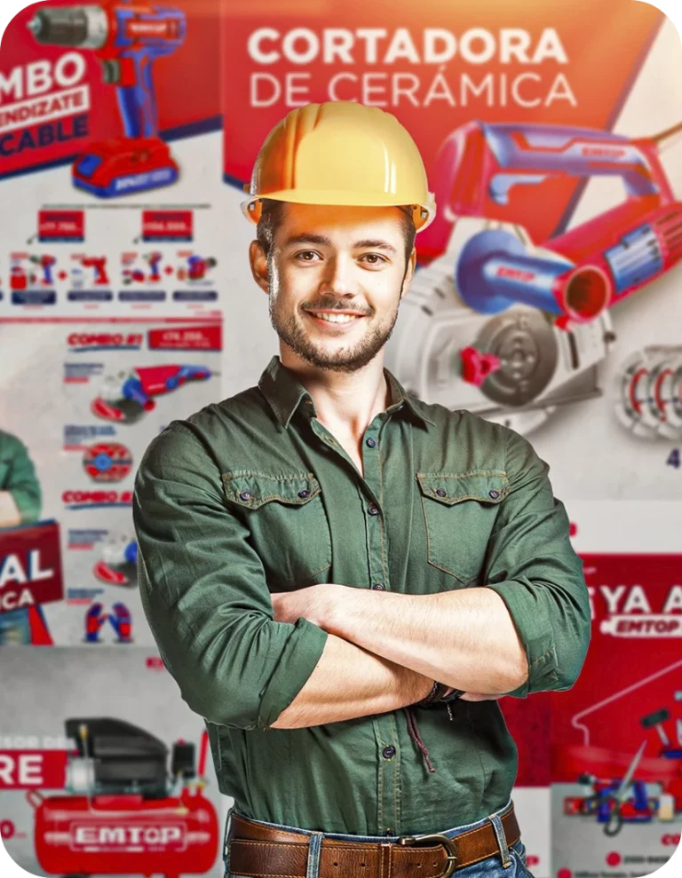 Hombre con casco de seguridad posando frente a exhibición de herramientas eléctricas EMTOP, representando profesionalismo y confianza en el sector de la construcción